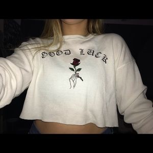 Good Luck” long sleeve crop too